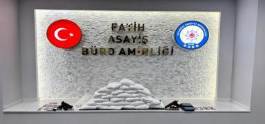 Fatih'te uyu�turucu operasyonu: Onlarca kilo kokain ele ge�irildi